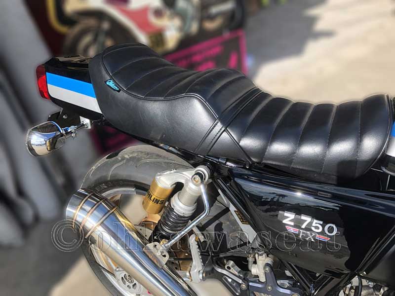 ゼファー400　段シート加工　装着車輛シートアップ画像