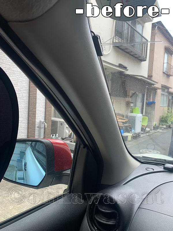 自動車シート張替えC-62/K-13マーチ　グローブボックス＆左ピラー張替え前