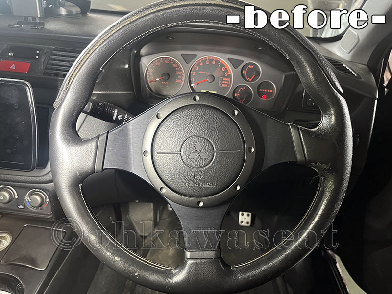 自動車シート張替えC-64/三菱　ランサ―エボリューションⅨ　ステアリング張替え施工前