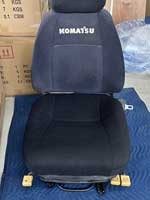 O-16/建設機械 KOMATSU油圧ショベル PC200-8 オペレーターシート張替えサムネール画像